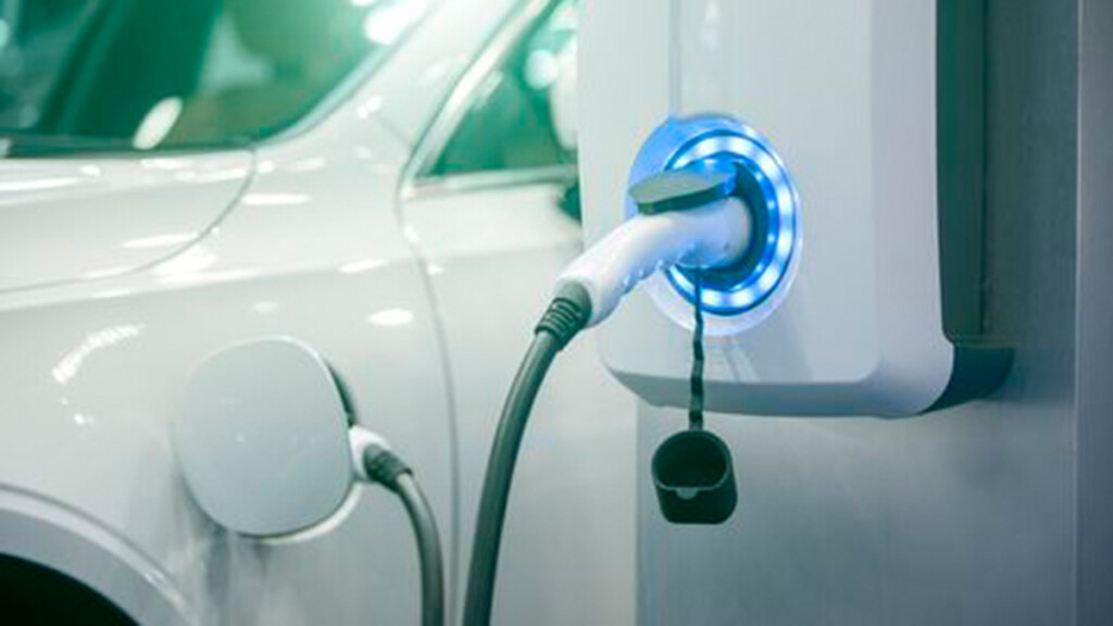 Trump frena el impulso de los coches eléctricos en Estados Unidos