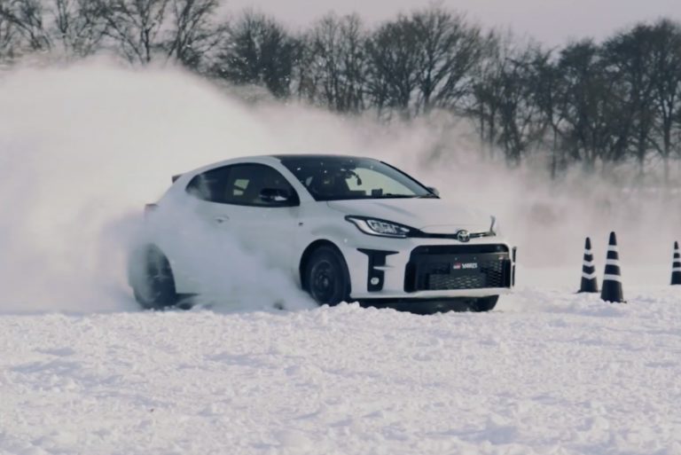 El piloto de rally te enseña a dominar el Toyota GR Yaris en la nieve